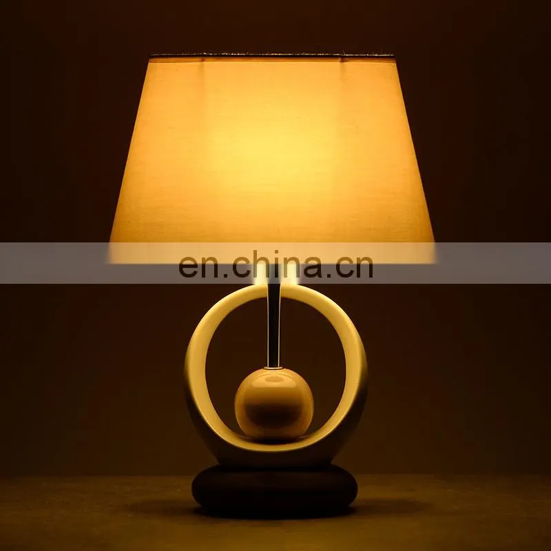2019 new modern hotel style ceramic desk lamp for indoor room