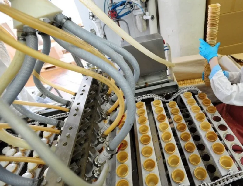 Linear 7000-9000cups/H Ice Cream Cup & Cone Filling Machine
