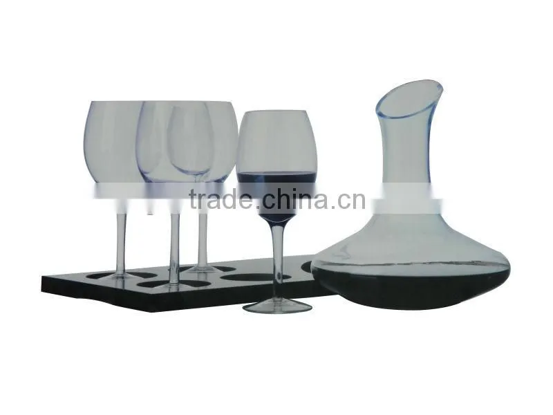 glass decanter + 4 wine glasses
