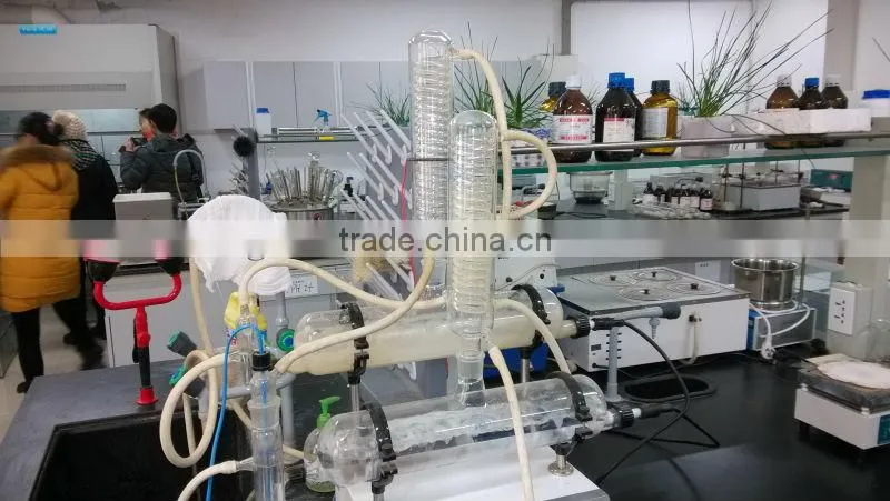 Walnut cracking machine/high quality walmut oil making machine.