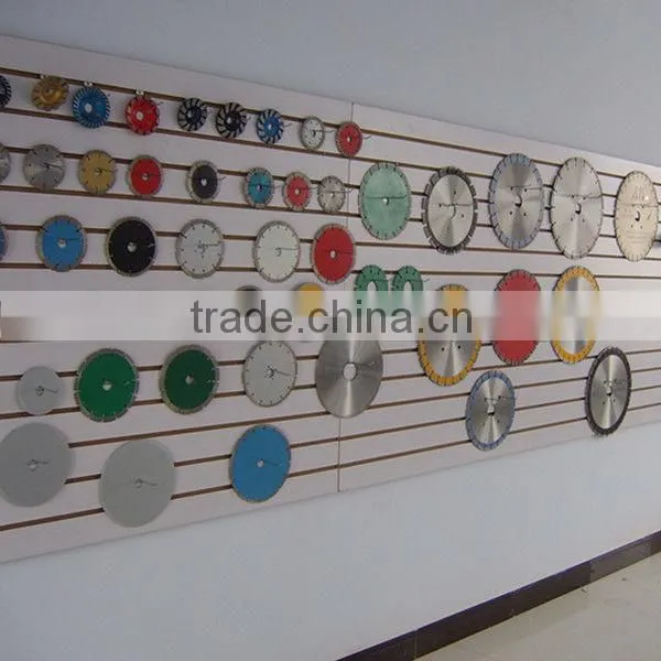 Diamond saw blade for wet cutting