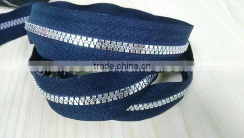 big teeth plastic zipper