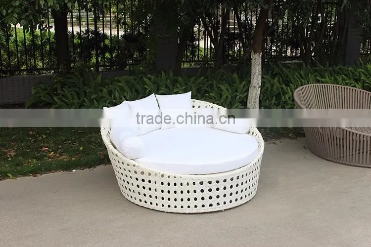 Outdoor Plastic Rattan Round Beach Sun Bed