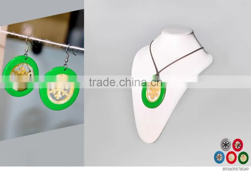 Set of necklace and earrings, made of natural horn and lacquer in Vietnam code: KS_VTC13