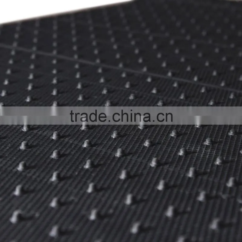 PVC Anti-slip Backing 4pcs Carpet Car Floor Mat in Black