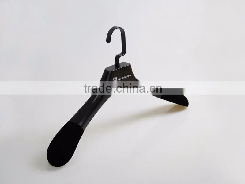 Custom logo wood coat hanger with velvet shoulder wooden hanger for clothes