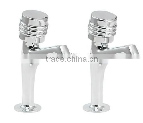 Round Handle Brass Wash Basin Pillar Taps (Pair)