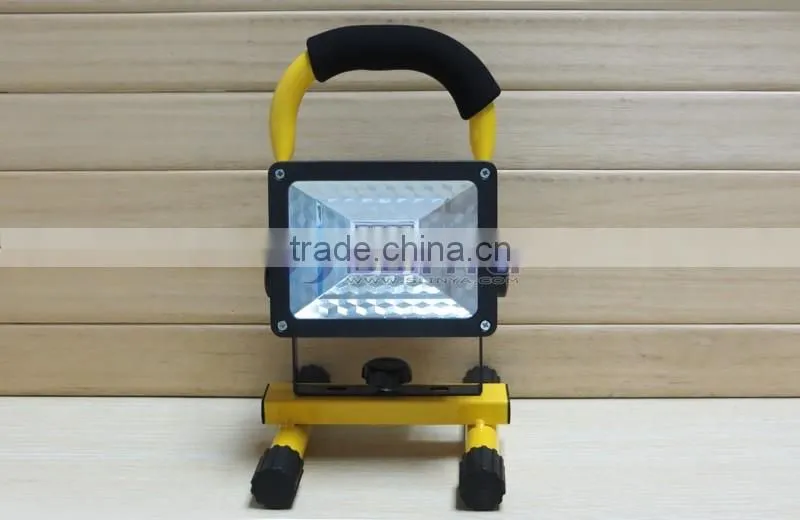 AC 90-240V 30W Die-casting Aluminum Rechargeable LED Flood Light Outdoor