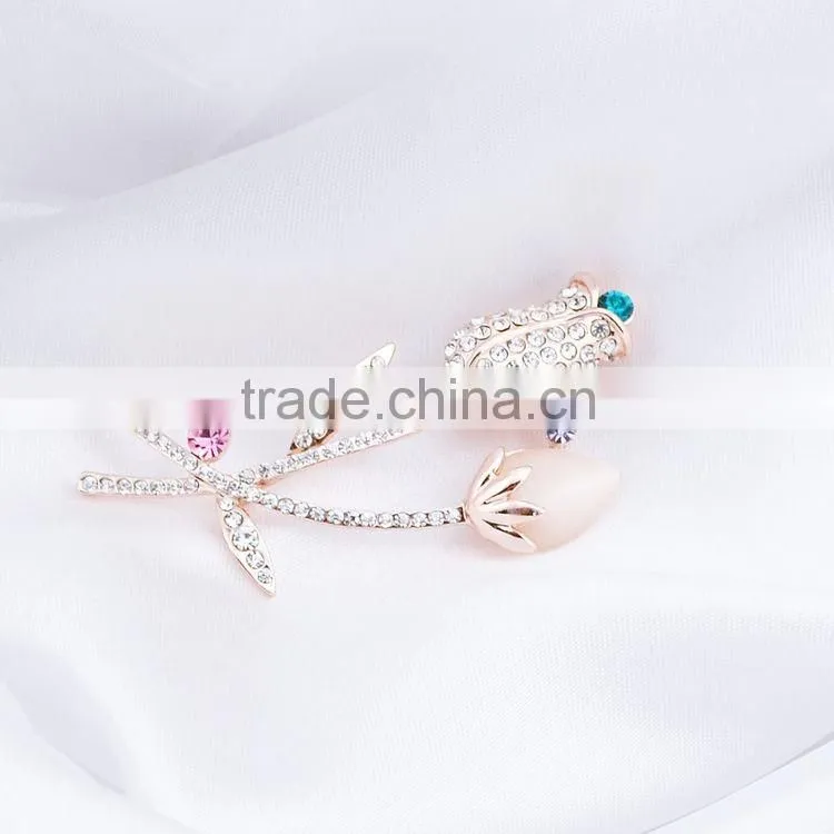 Personalized Flower Design Metal Gold Lapel Pin For Sales
