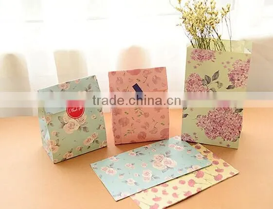 Beautiful floral designs paper bag,handling kraft paper bag