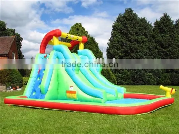 giant inflatable water slide with pool,popular inflatable water slide with water gun