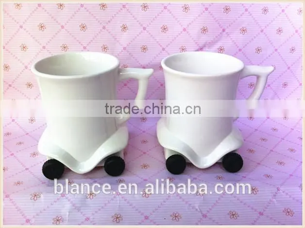 2015 creative car shape mug has wheel