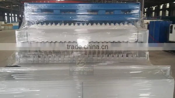 Hebei supplier 2.5m width guard fence facility flat fence panels producing equipment 2.5mm~5mm metal wire mesh welding machine