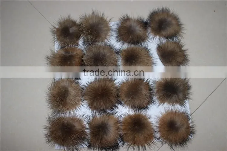 Wholesale Colorful Real Raccoon Fur Ball Fur Pom Poms For Women Winter Hat And Cap