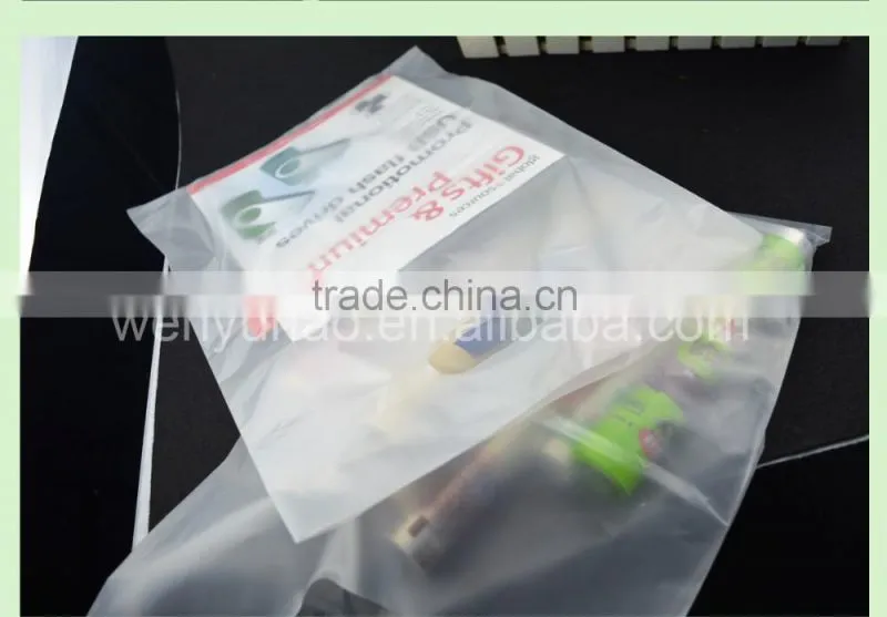 Low Density Plastic Merchandise Shopping Gift Bags Die Cut Handles Merchandise
