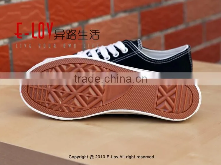 NO.D062HHot sales high quality casual style canvas shoes