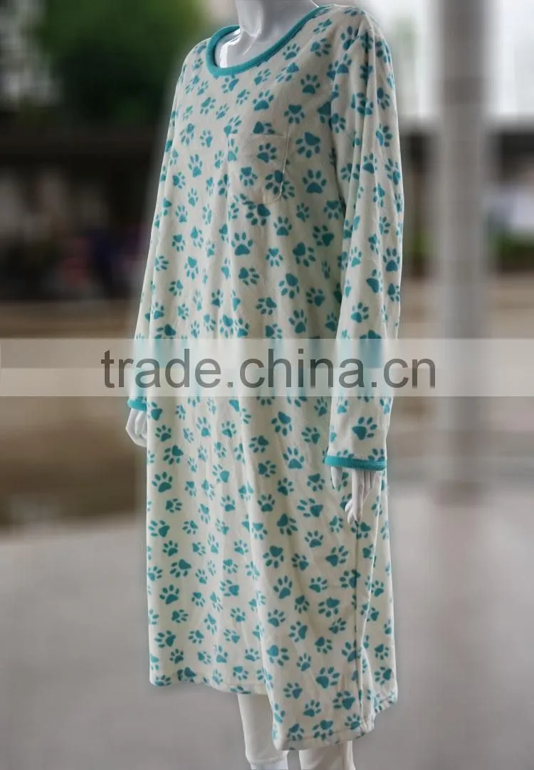 Cheap round neck green flower-decked fancy printed flannel fleece bathrobe/ sleepwear