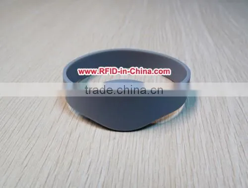 Nice Giveaway RFID Personalized Wristbands RFID NFC Silicone Wristbands for Festival Events
