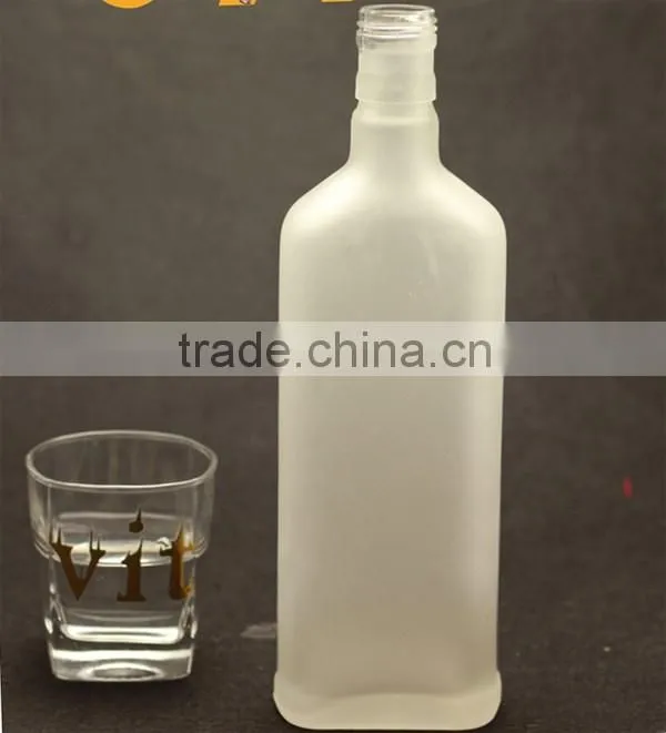 Have maket advantage hot sale liquor bottle crok frosted alcohol bottle 700ml fresh fruit juice bottles