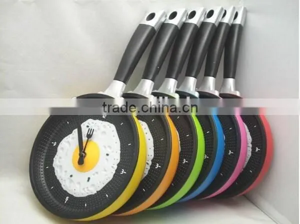 Creative frying egg wall clock/ pan shaped wall clock