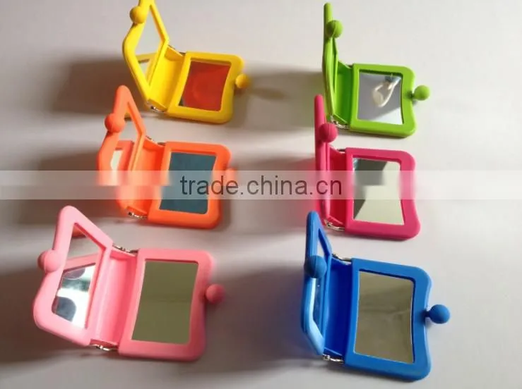 Travel Necessary Silicone Makeup Mirror Case