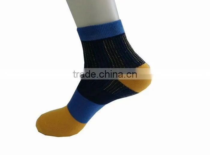 Custom Logo Fashion Eco-Friendly Football Free Size Sports Socks