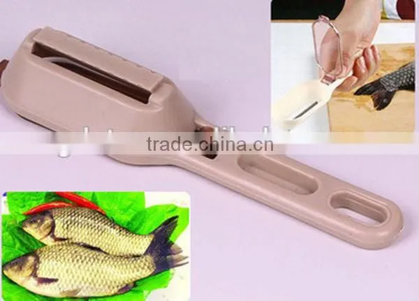 2015 wholesale HOT SELL Kitchen Tool Plastic Fish Scales Remove Scraper With Cover