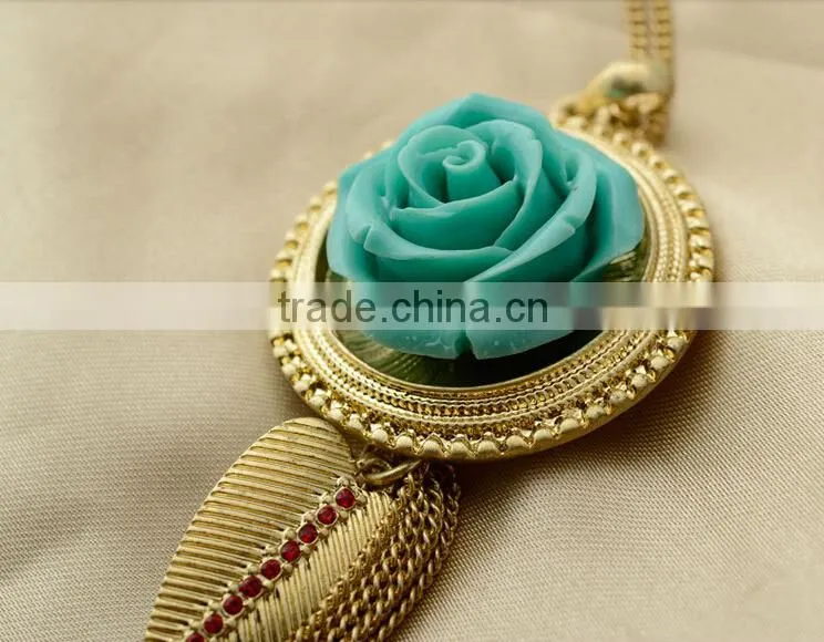 Red green black resin flower blossom pendant with alloy tassel necklace