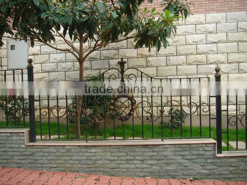 2015 Top-selling hand forged galvanized garden fencing