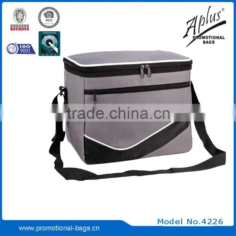 High quality promotional insulated 600D polyester portable cooler bag