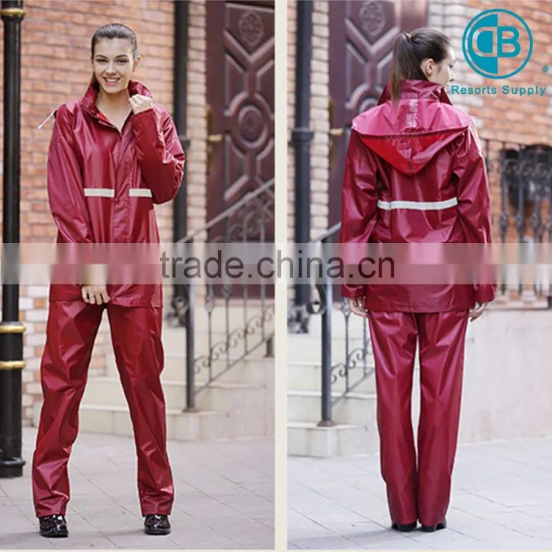 Polyester taffeta raincoat with jacket and pants