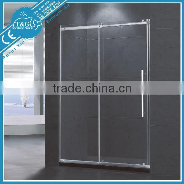 The most novel corner shower with sliding door