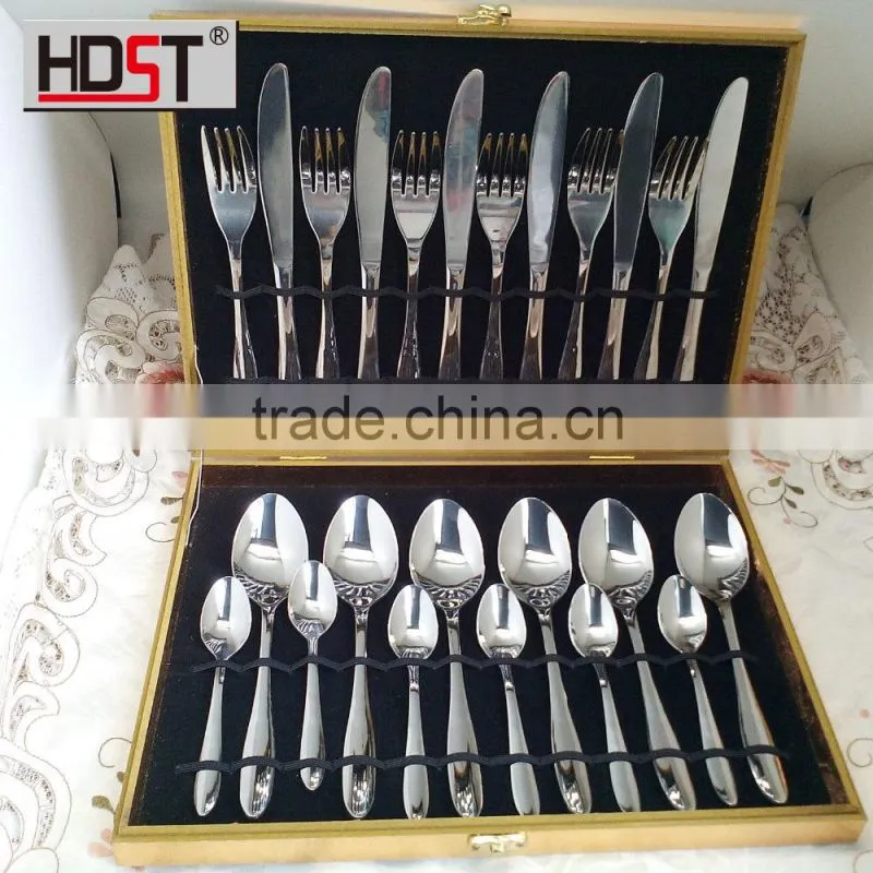 Cheap wholesale golden delicate boxes 24pcs standard quality cutlery set