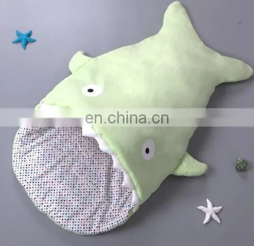 2017 Hot Selling wholesale new born baby blanket animal shark head plush baby swaddle blanket