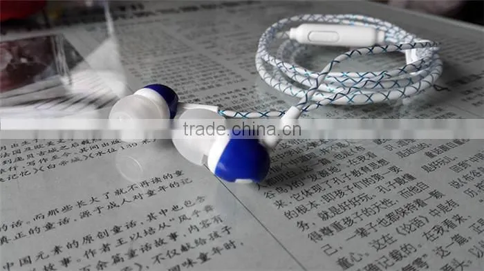 Universal in Ear Headphones High Quality OEM Earphone 3.5mm Earbuds For Mobile Phone