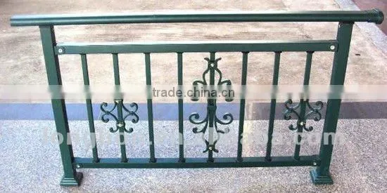 2014 Top-selling rod iron pvc coated garden fencing