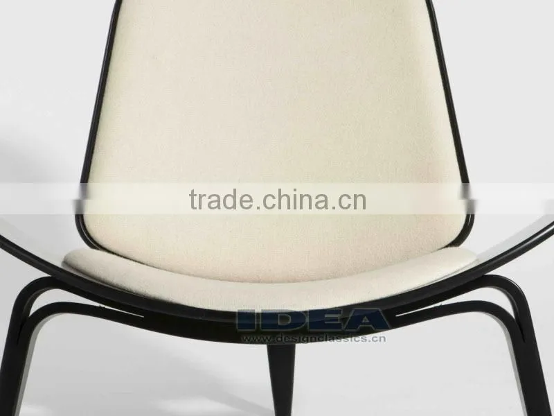 Replica Hans Wegner Shell Chair - Black Shell/ Cream White Fabric