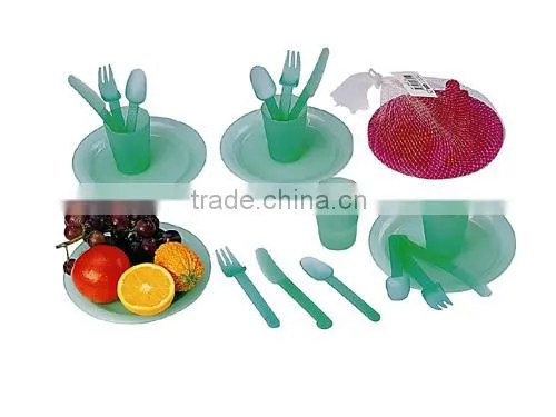 1 full set of 17pcs plastic picnic plate set with table made of pp