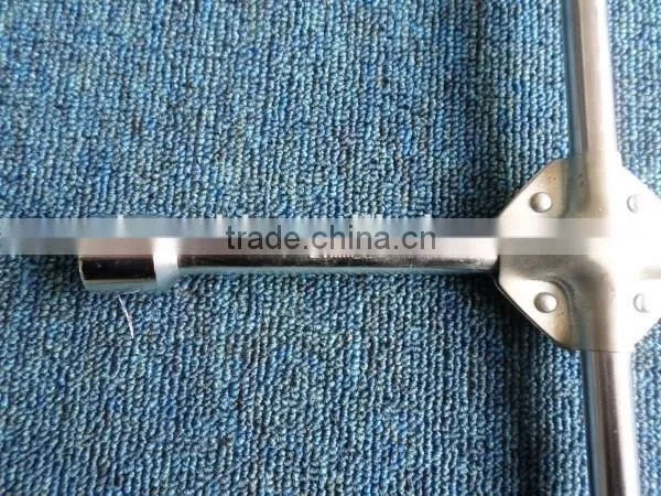 Cross Wrench With Center