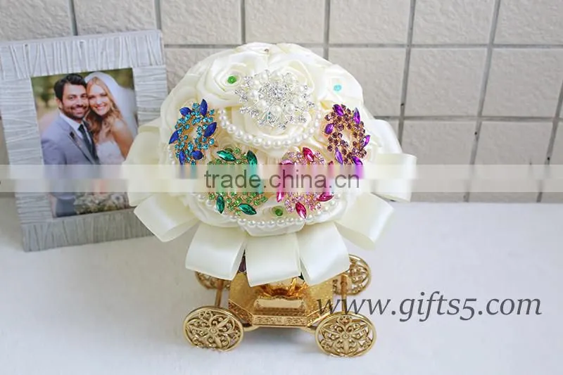 Handmade rose bridal brooch bouquet