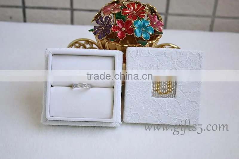 Custom jewellery box for wedding ring with beaded name plate of O