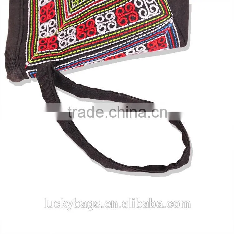 2015 new bag cotton canvas bag the miao embroidery handbag