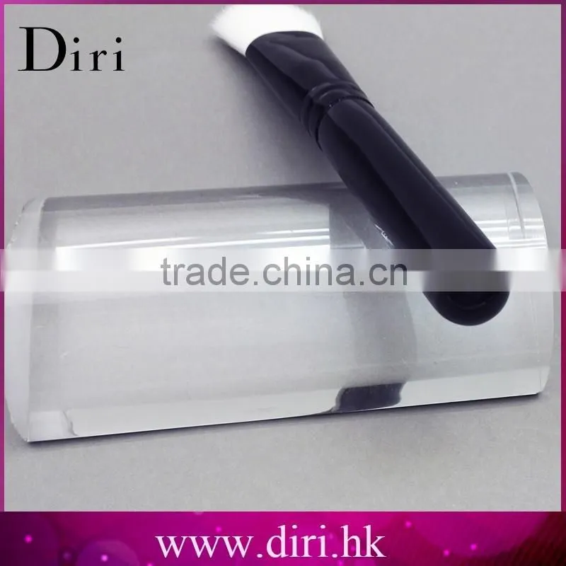 High quality nylon hair powder brush wood handle material white hair makeup brush