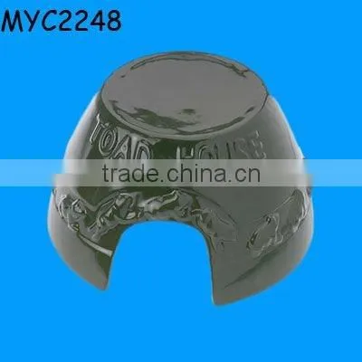 Outdoor garden toad rain shelter
