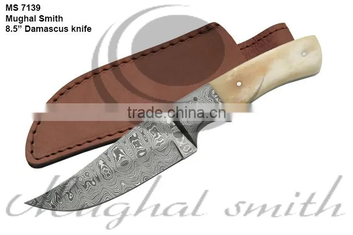 Damascus skinner knife/Hunting knife/wood handle