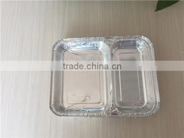 disposable hot food container with dividers