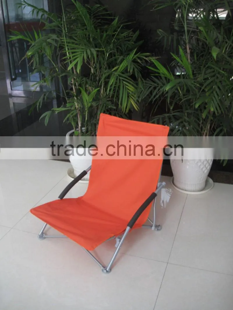 Comfortable steel folding beach lounge