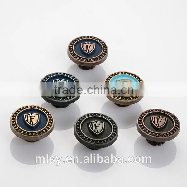 Hot sale different types of buttons custom clothing buttons