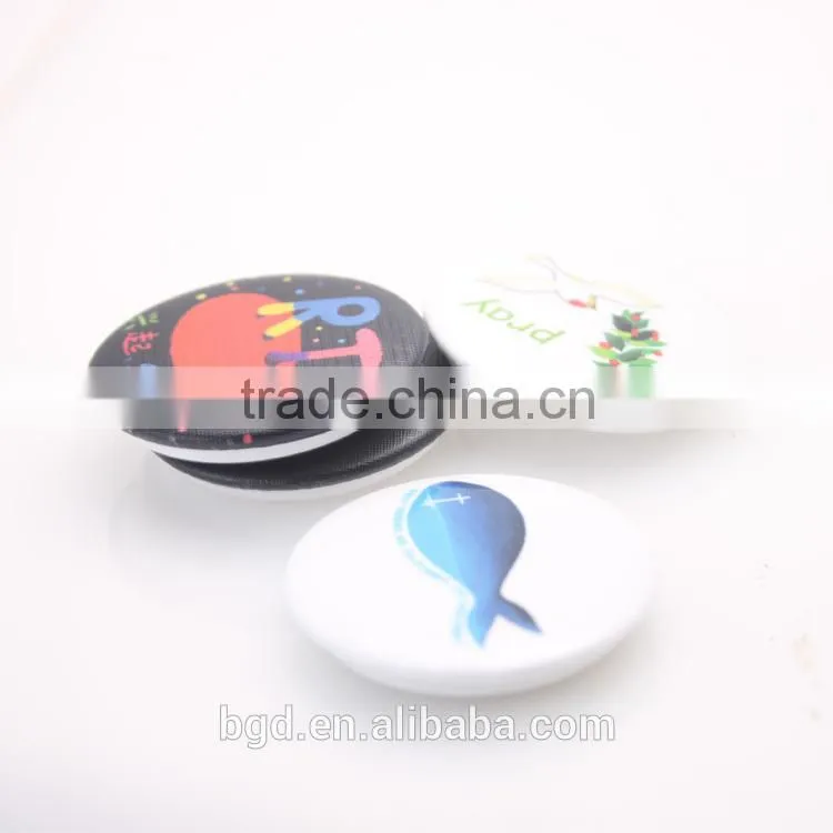 Promotional custom tinplate badge for souvenir