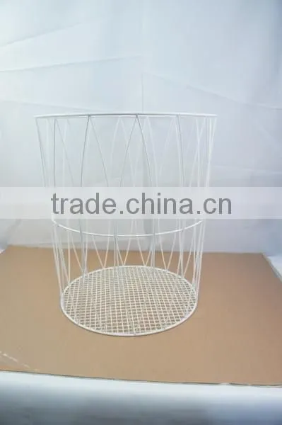 Metal Wire Laundry Basket, Black/white